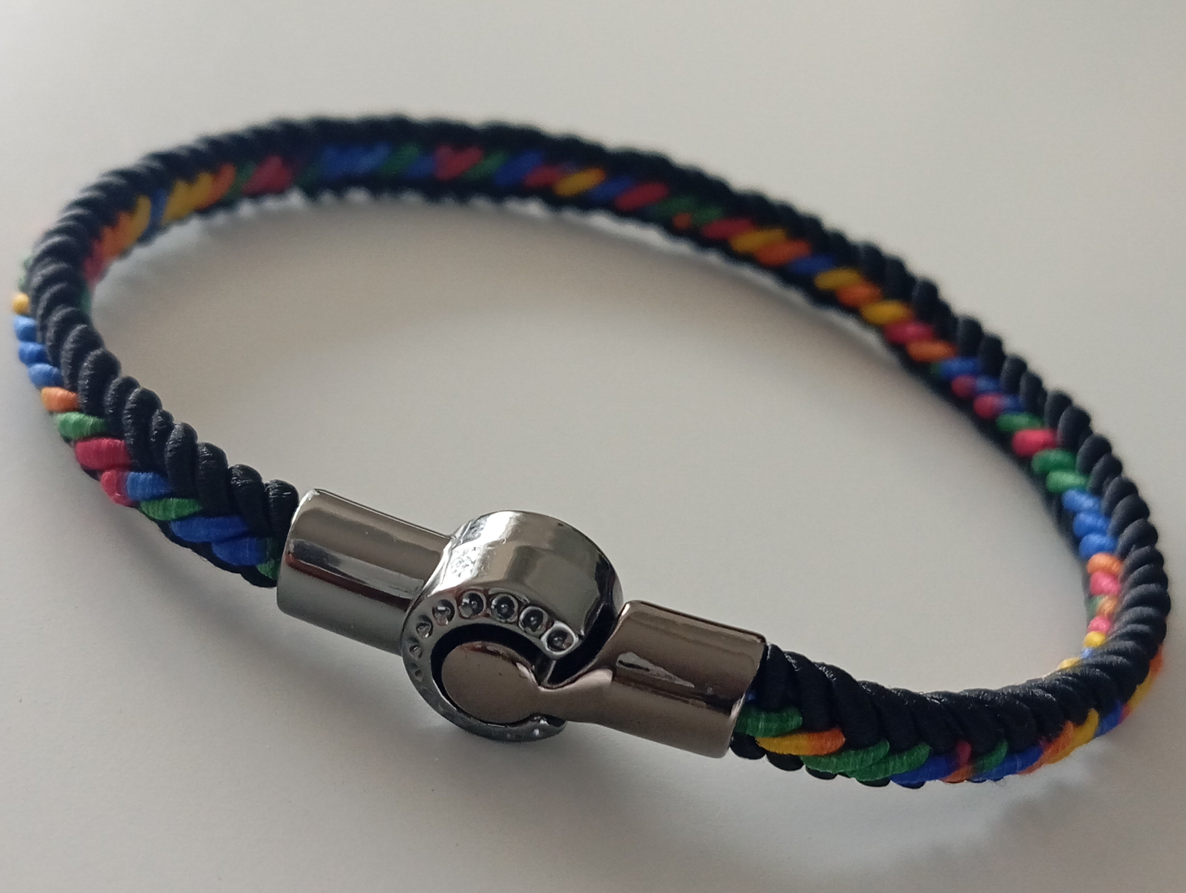Brazalete Tejido Multicolor con Cierre en Plata