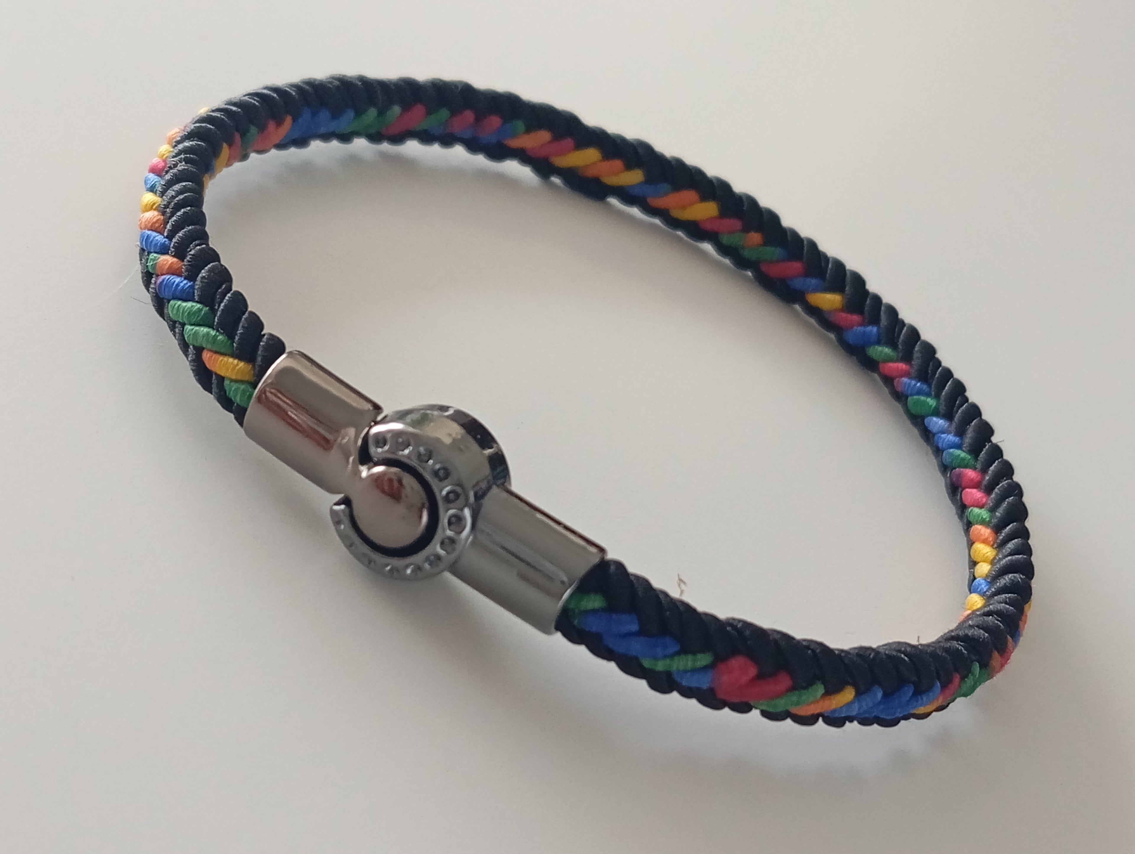 Brazalete Tejido Multicolor con Cierre en Plata