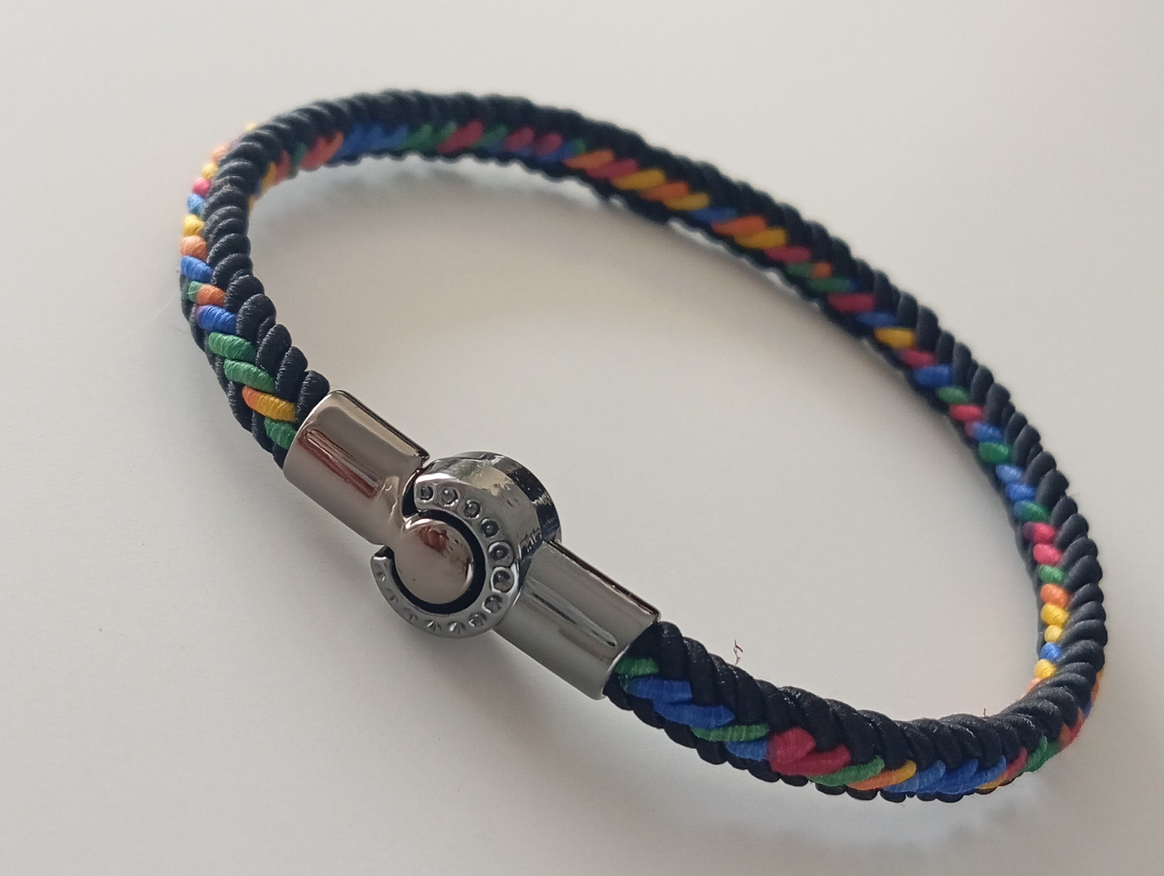Brazalete Tejido Multicolor con Cierre en Plata